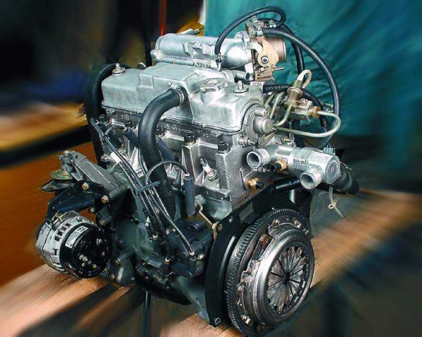 Общий вид двигателя ВАЗ 2110