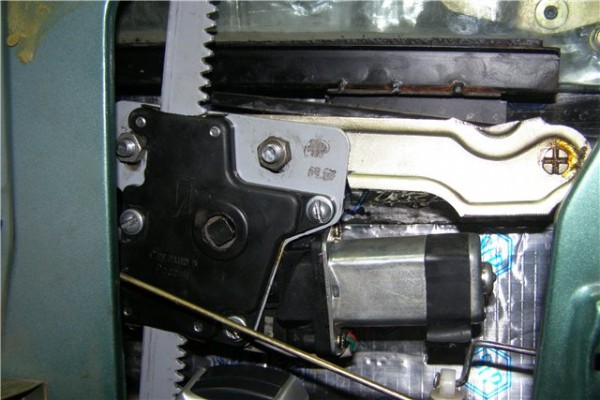ВАЗ 2110: реечный стеклоподъёмник