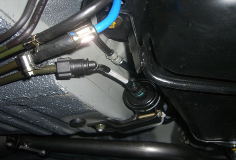 Расположение топливного фильтра на автомобиле ВАЗ 2112